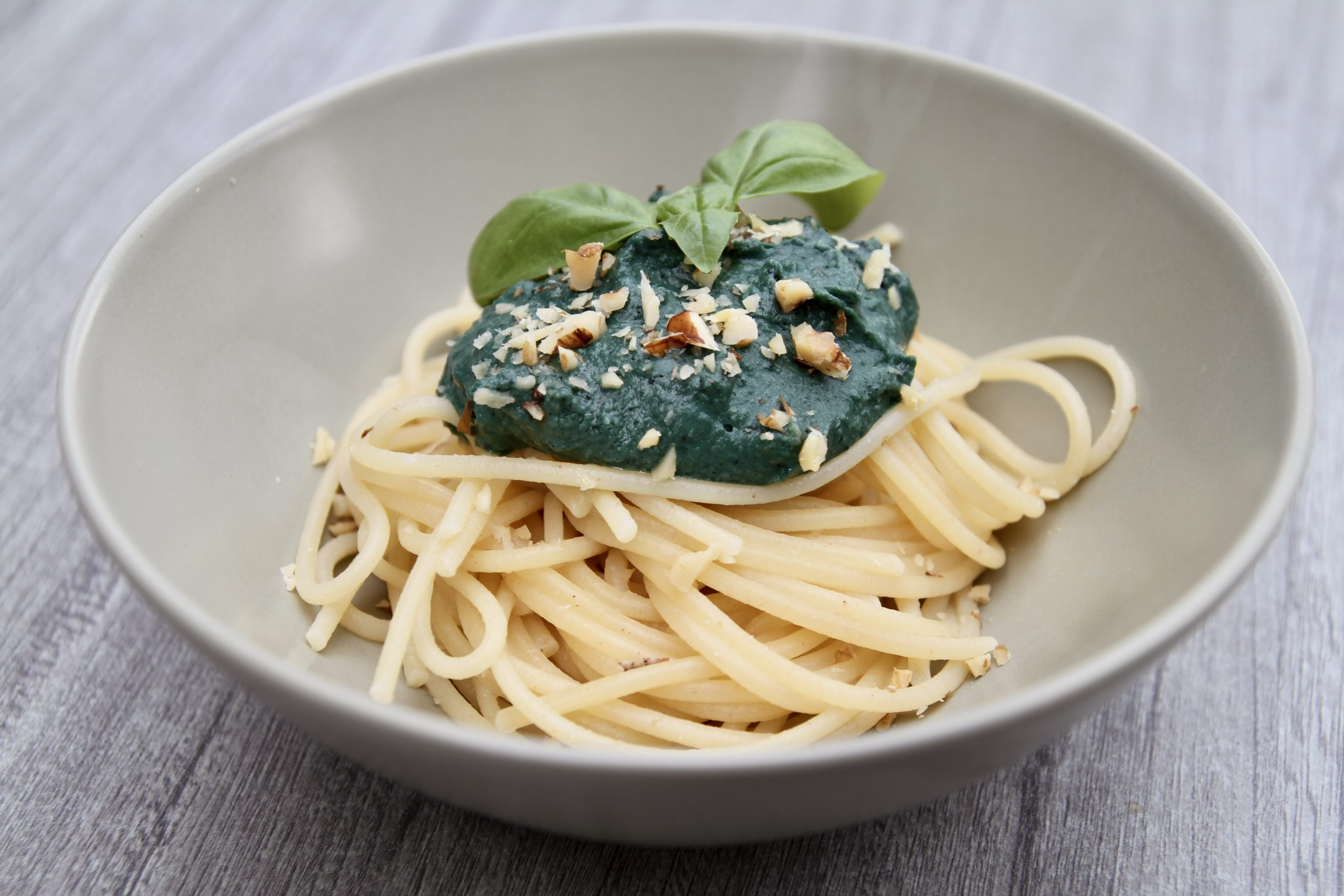 Pesto mit Spirulina